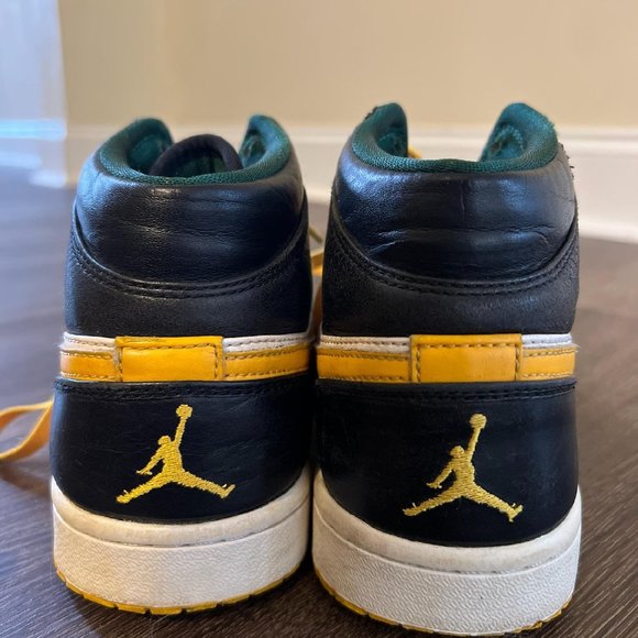 Nike Air Jordan 1 Retro Mid "Sonics" - Picture 5 of 6